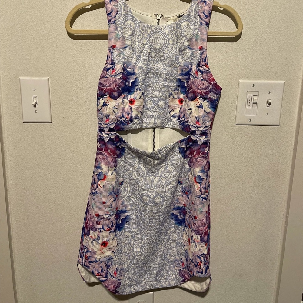 NWT LF Stores Rumor Boutique Cutout Mini Dress in Purple Florals size M